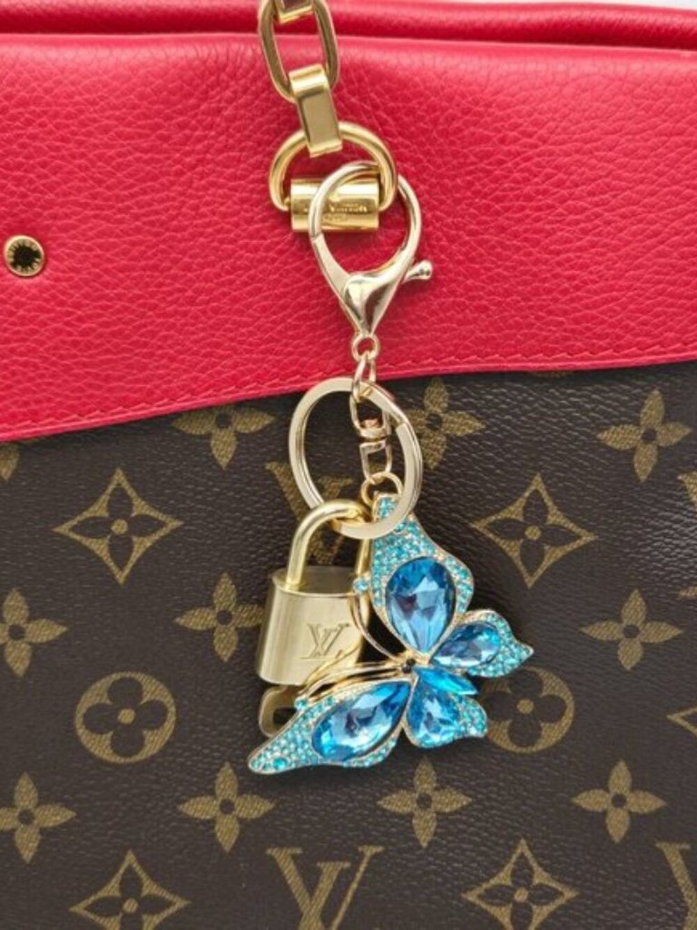 LV Gold Padlock 🔑 Authentic Louis Vuitton Charm + Unbranded Butterfly Keychain - Picture 5 of 9